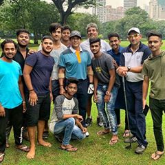 What started with a trio of @imaagarkar,  @travelermaan and me, quickly turned into a fun meeting with some young boys from the neighbourhood! 🙂.