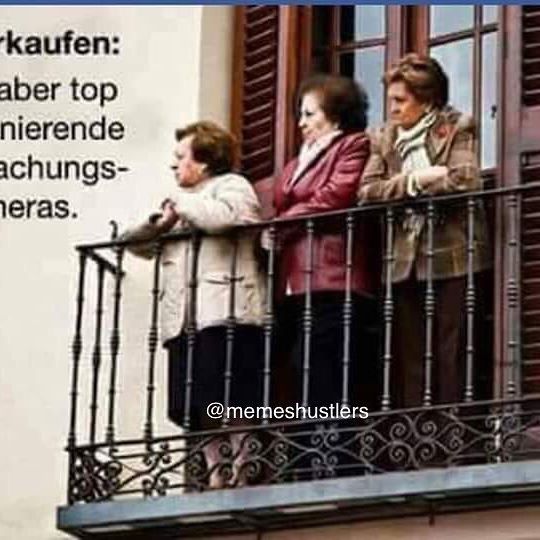 Von wem die Oma sieht auch alles 🤔 
#Kamera#Überwachung#beobachter#beobachtung#hahaha#omis#oma#grandma#cam#lol#lustig#lustigememes#memes#funnymemes#funny#lacasadepapel #dailymemes #markiert.